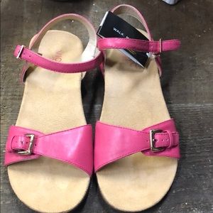 Alita fuchsia Vionic Sandals